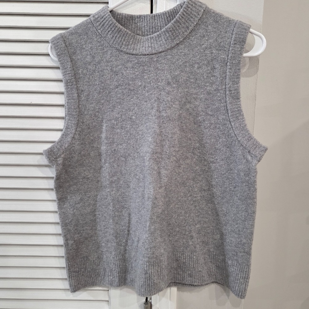 Womens J.Crew Gray Knitted Sleeveless Crewneck Sweater Vest Size Small